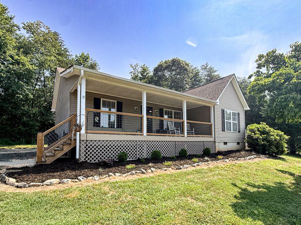 39 East Point Drive, Dahlonega, GA 30533