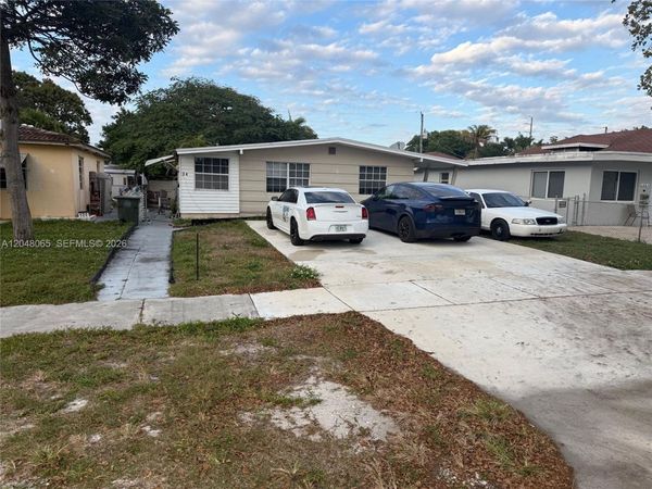 34 SW 5th St , Unit 1-2, Hallandale Beach, FL 33009