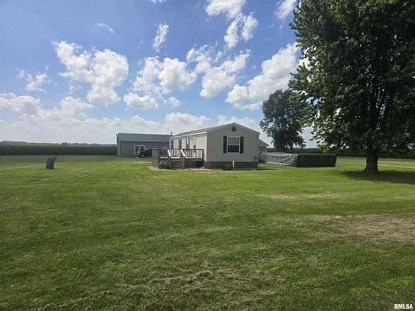 3096 E County Road 2000 Road, Blandinsville, IL 61420