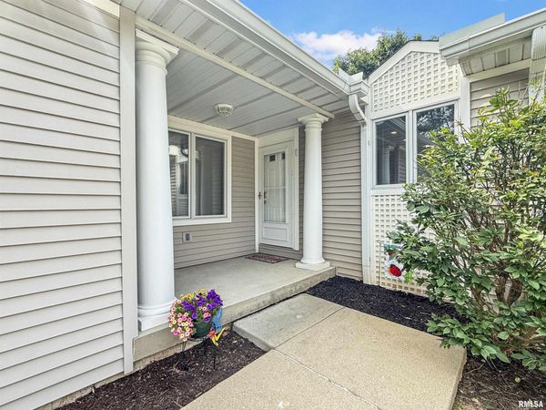 1310 W CRESS CREEK Court, Peoria, IL 61614