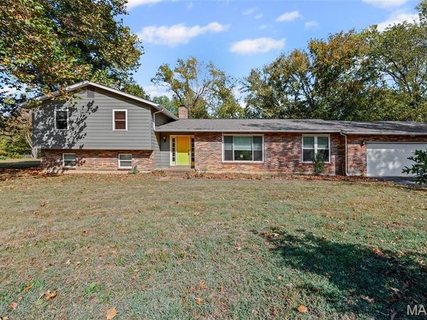 5967 Town And Country Lane, House Springs, MO 63051