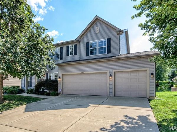 1290 Shorewinds Trail, St Charles, MO 63303