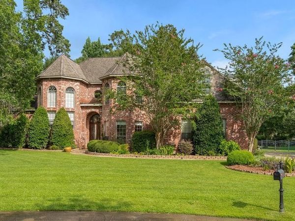 518 UPTON GREY Court, Madisonville, LA 70447