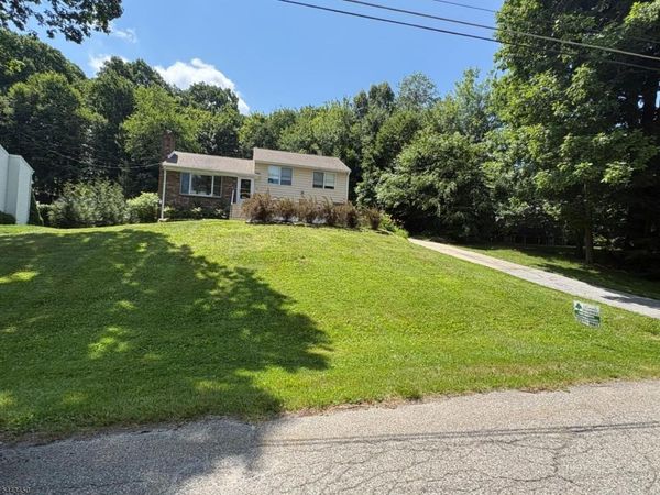 26 Chestnut Tree Dr, Vernon, NJ 07422
