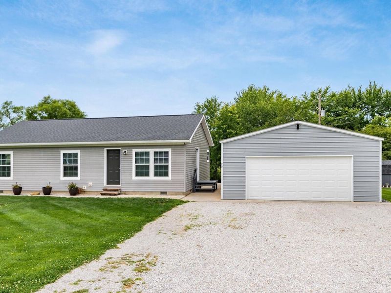 70 Liberty Avenue SE, Jacksontown, OH 43030 Photo 1