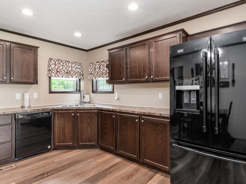 70 Liberty Avenue SE, Jacksontown, OH 43030 Photo 6