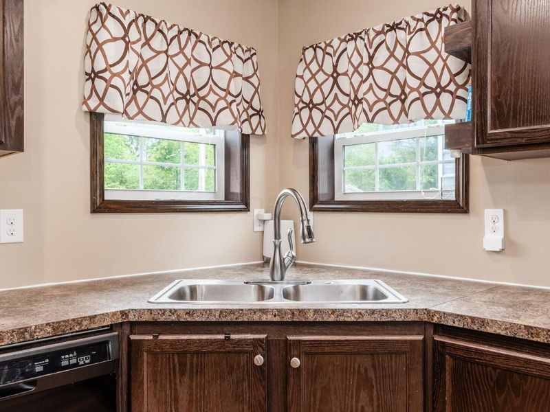 70 Liberty Avenue SE, Jacksontown, OH 43030 Photo 7