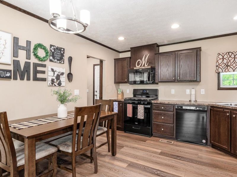 70 Liberty Avenue SE, Jacksontown, OH 43030 Photo 9