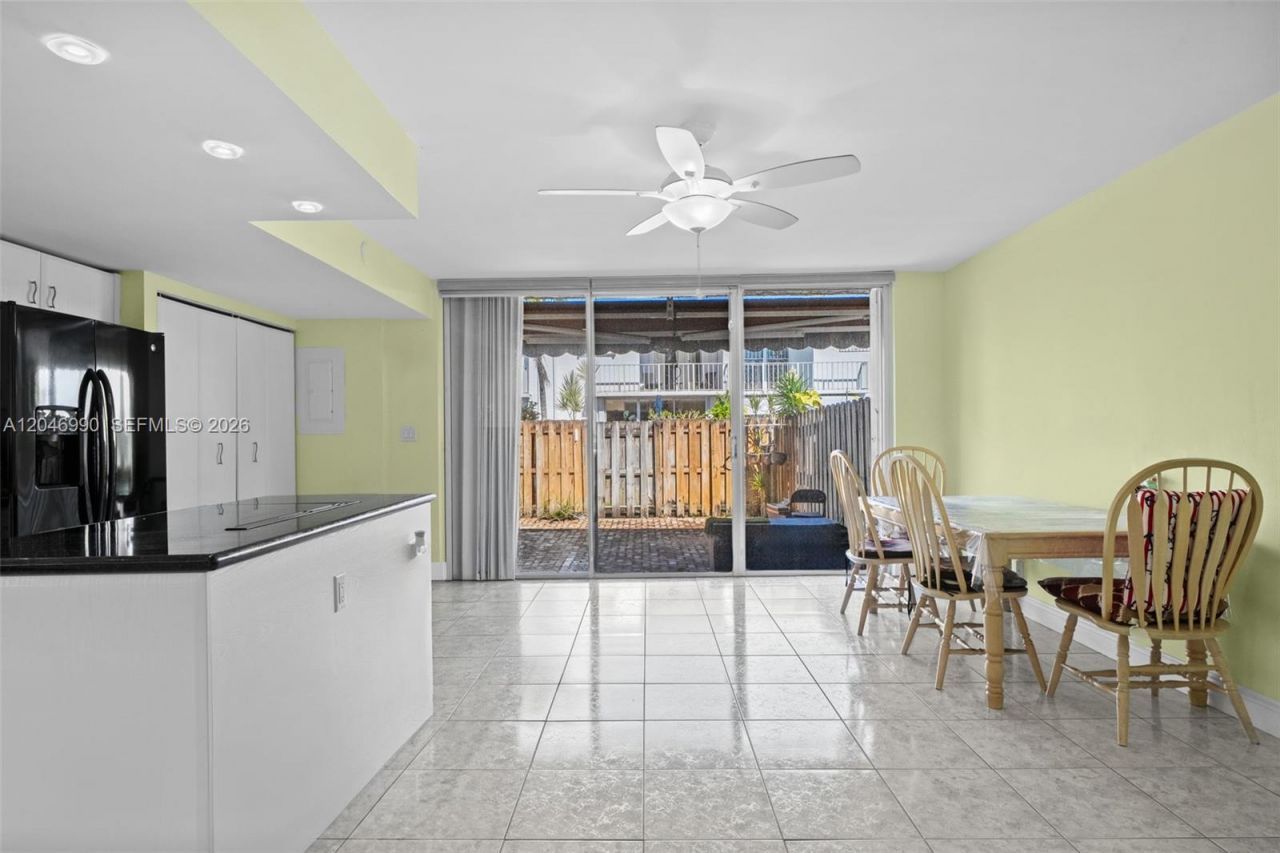 801 NE 27th Ave, Hallandale Beach, FL 33009 Photo
