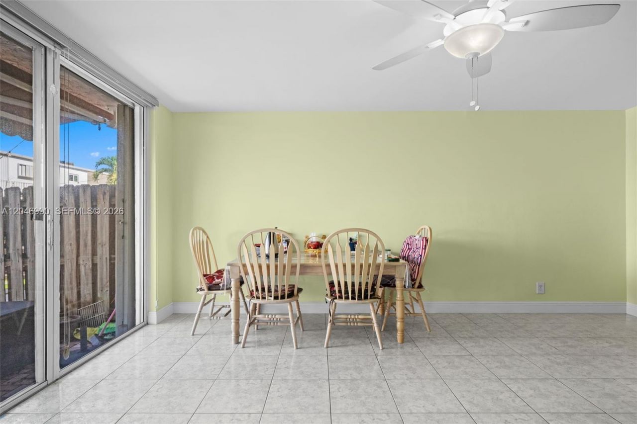 801 NE 27th Ave, Hallandale Beach, FL 33009 Photo