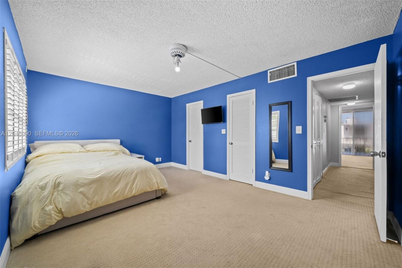 801 NE 27th Ave, Hallandale Beach, FL 33009 Photo