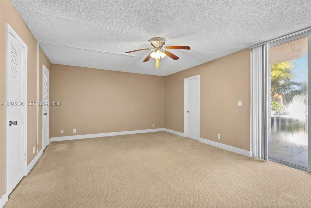 801 NE 27th Ave, Hallandale Beach, FL 33009 Photo