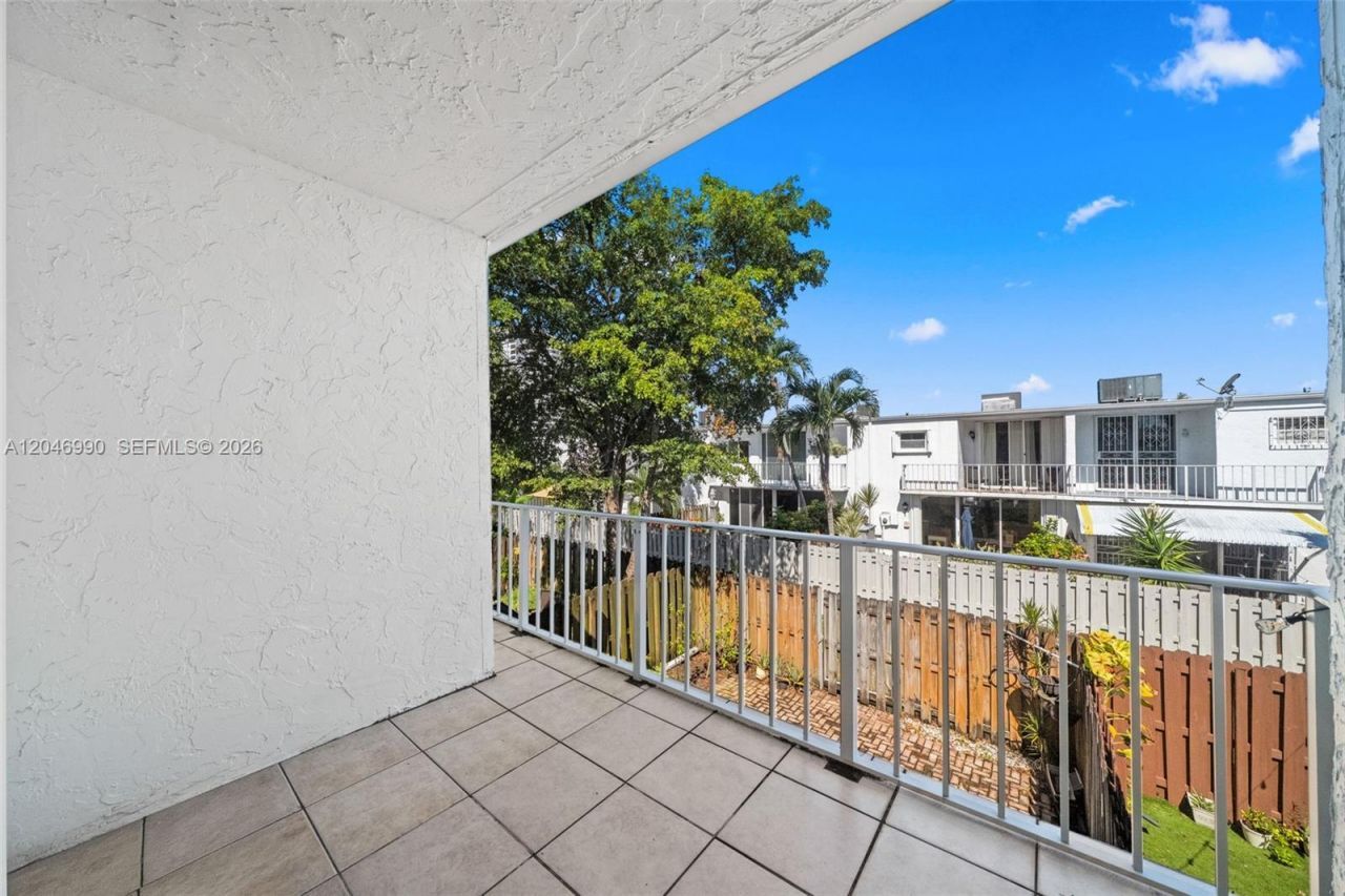 801 NE 27th Ave, Hallandale Beach, FL 33009 Photo