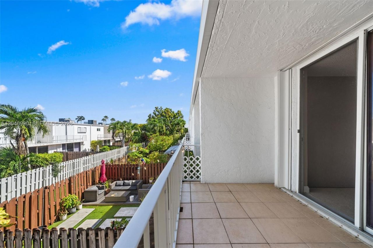 801 NE 27th Ave, Hallandale Beach, FL 33009 Photo