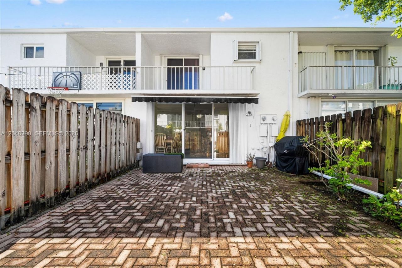 801 NE 27th Ave, Hallandale Beach, FL 33009 Photo