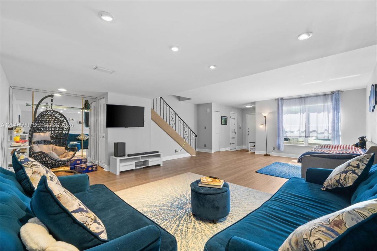 801 NE 27th Ave, Hallandale Beach, FL 33009 Photo