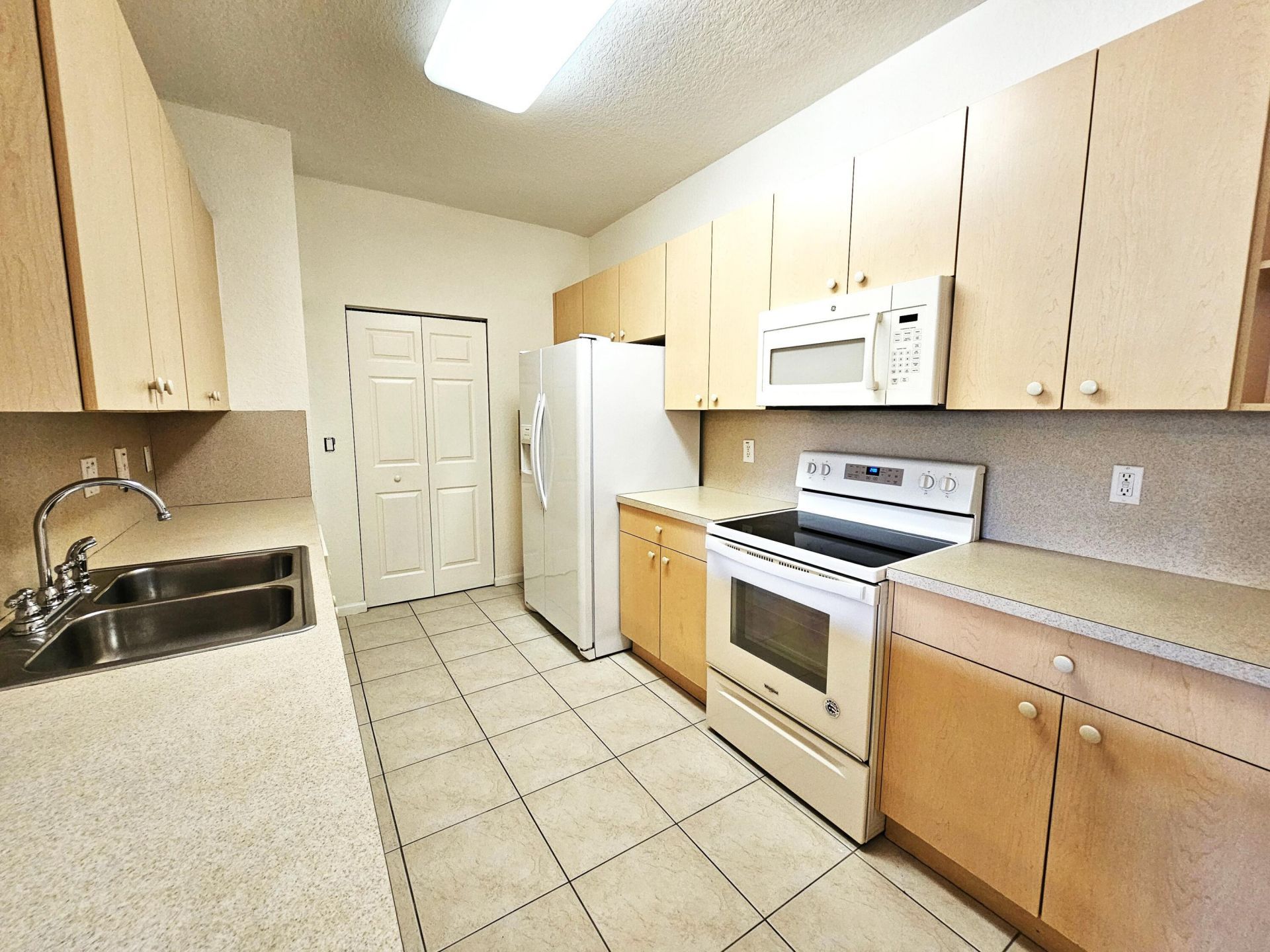 3569 Forest Hill Boulevard, Unit 104, Palm Springs, FL 33406 Photo