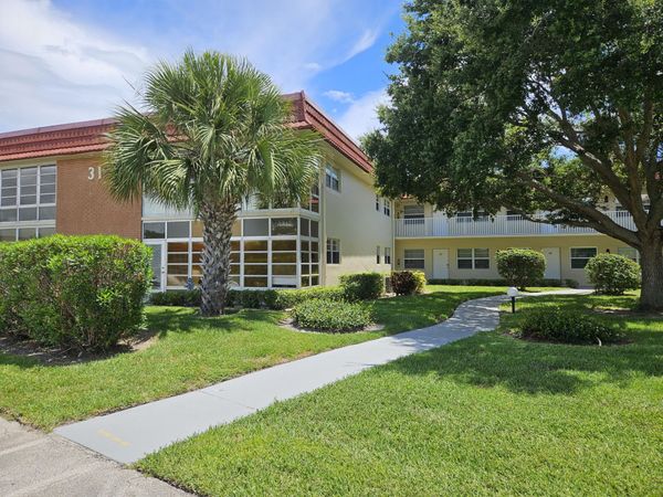 31 Pine Arbor Lane, Vero Beach, FL 32962