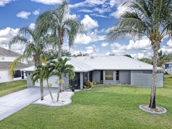 1685 SW Schleicher Lane, Port St. Lucie, FL 34984