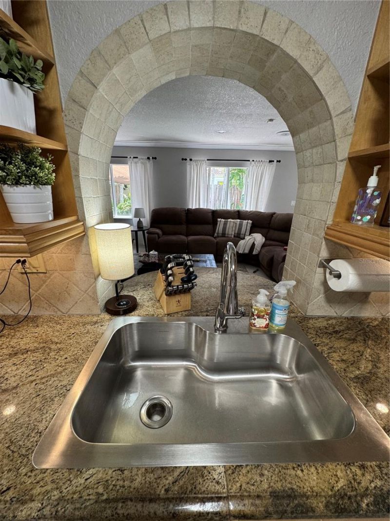 14821 Palmetto Palm Avenue, Miami Lakes, FL 33014 Photo