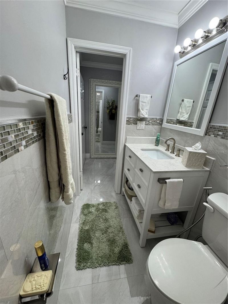 14821 Palmetto Palm Avenue, Miami Lakes, FL 33014 Photo