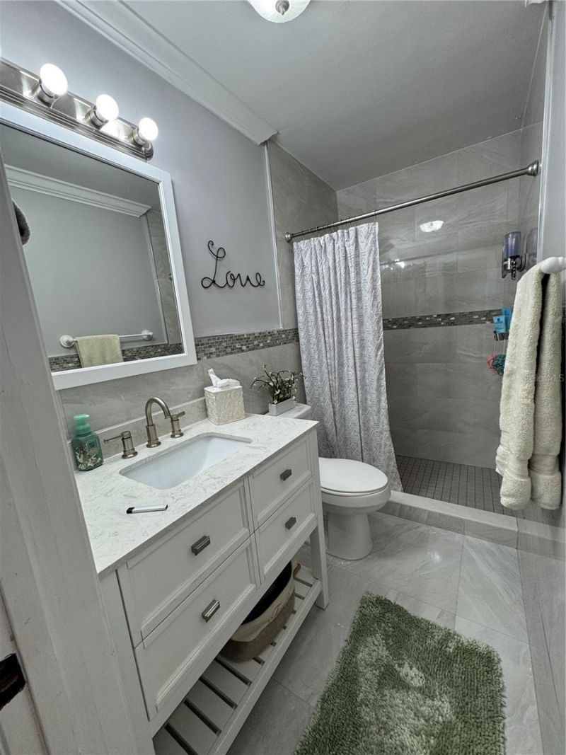 14821 Palmetto Palm Avenue, Miami Lakes, FL 33014 Photo