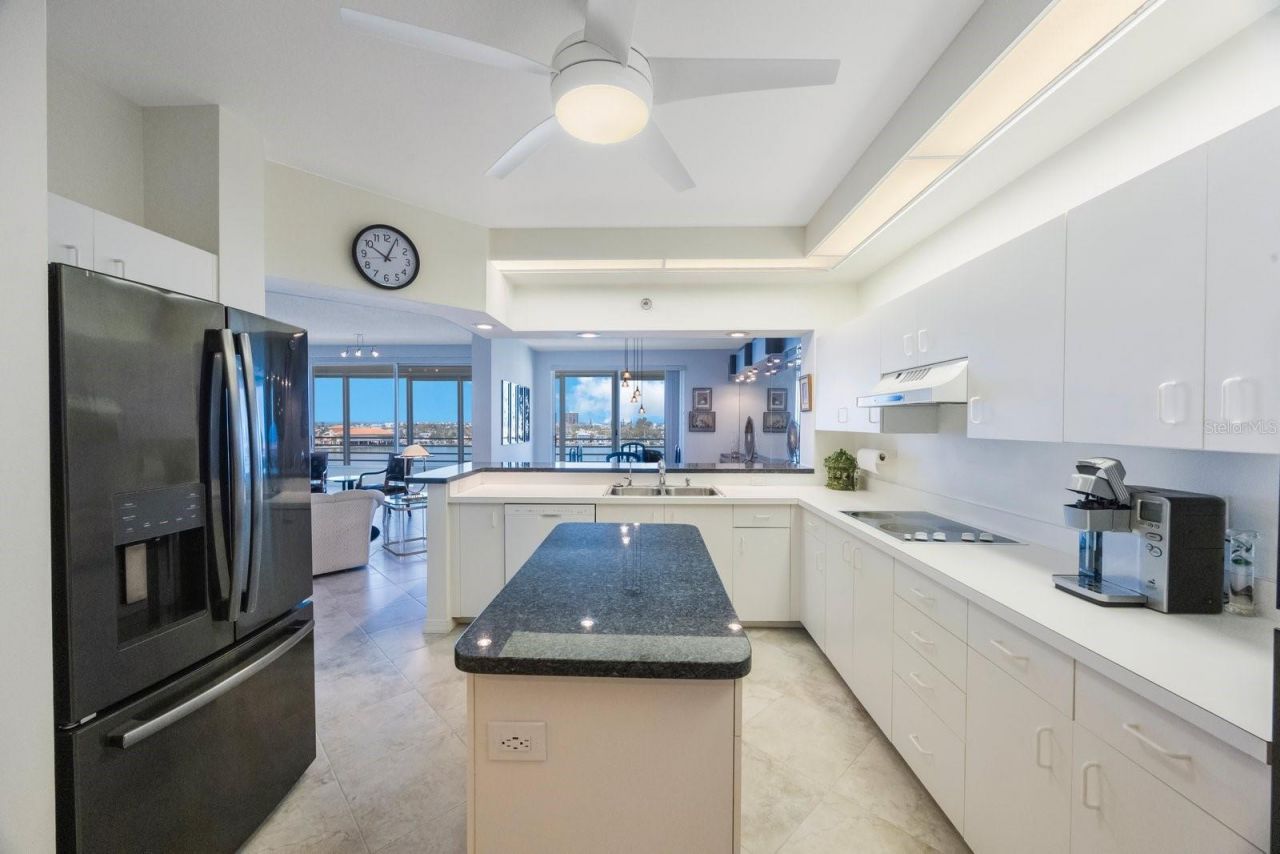 7872 Sailboat Key Boulevard S, Unit PH602, South Pasadena, FL 33707 Photo