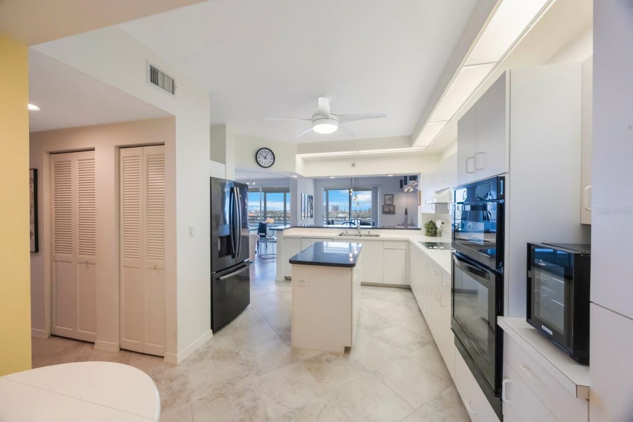 7872 Sailboat Key Boulevard S, Unit PH602, South Pasadena, FL 33707 Photo