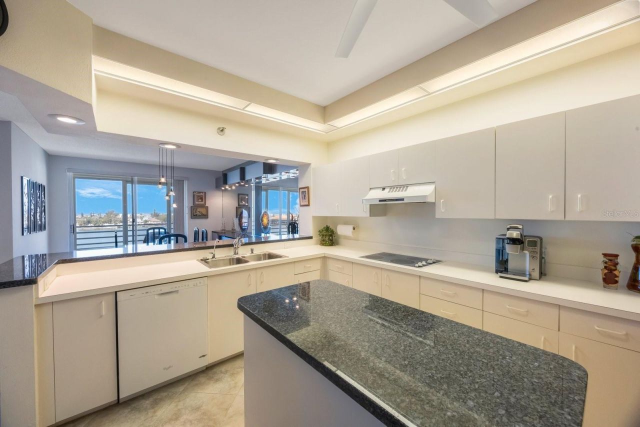 7872 Sailboat Key Boulevard S, Unit PH602, South Pasadena, FL 33707 Photo