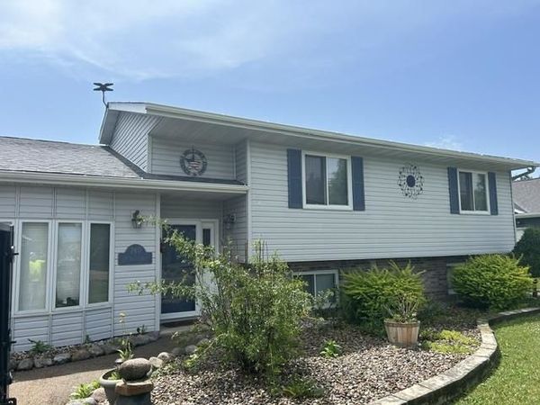 740 E Scott Street, Omro, WI 54963
