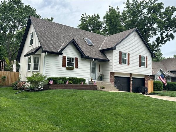 15020 S LOCUST Street, Olathe, KS 66062