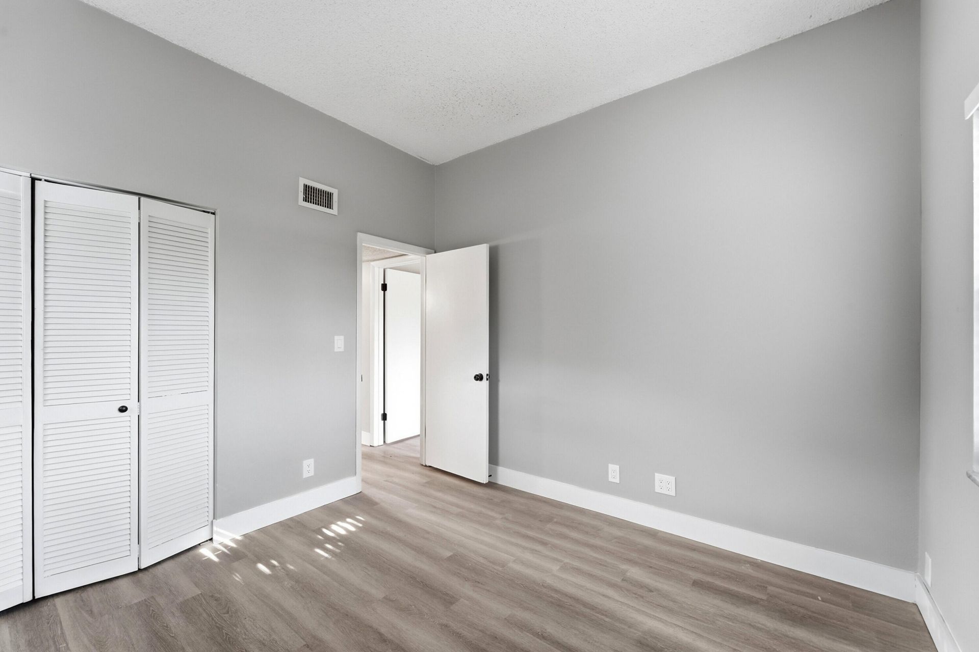 7241 W Sunrise Boulevard, Plantation, FL 33313 Photo