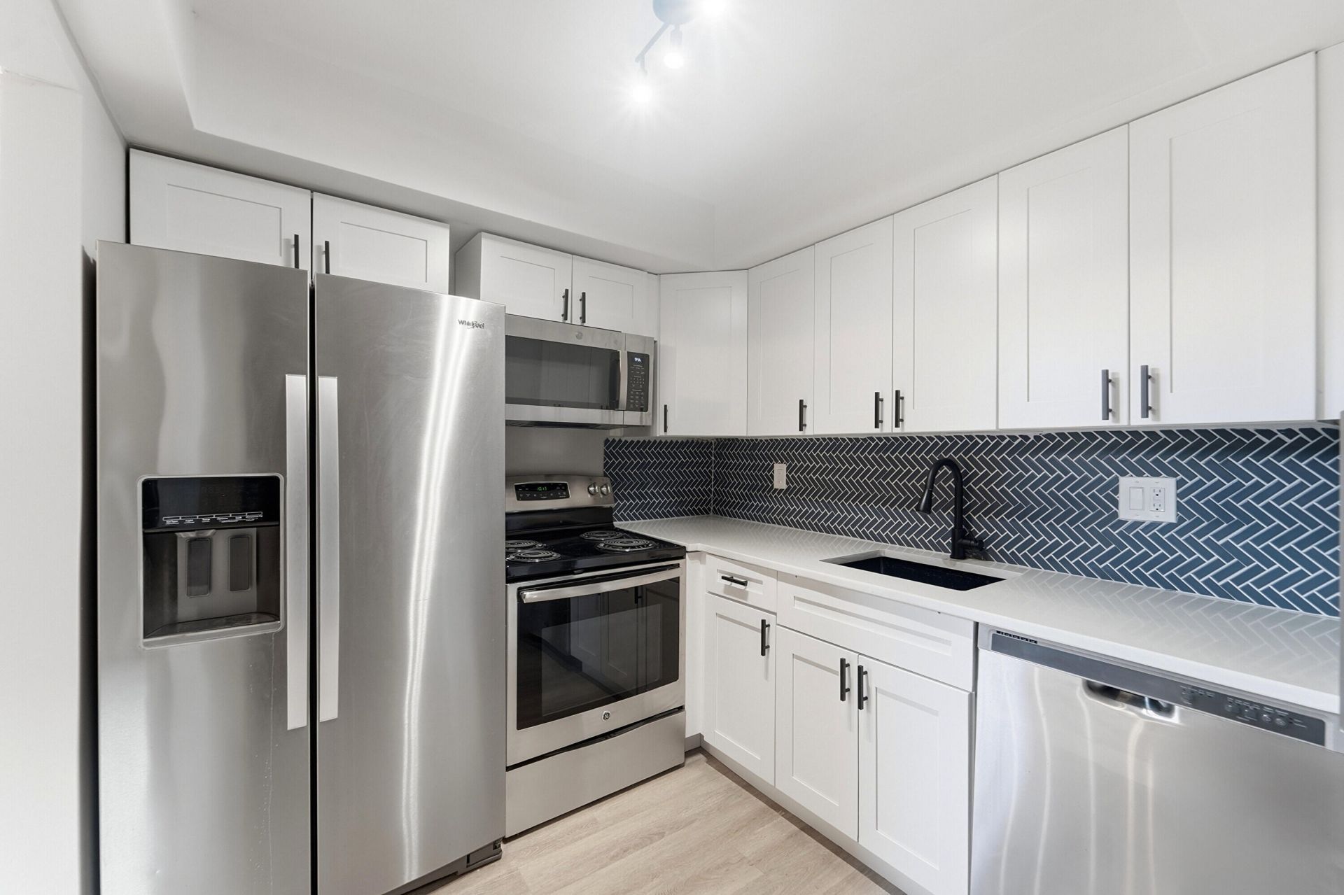 7241 W Sunrise Boulevard, Plantation, FL 33313 Photo