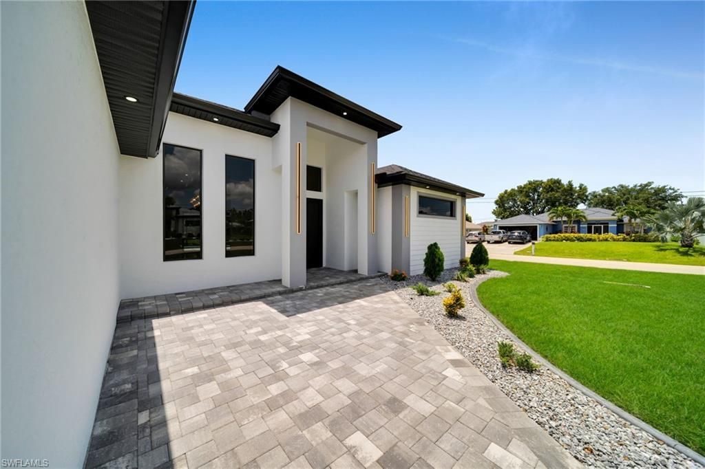 853 SW 15th Ave, Cape Coral, FL 33991 Photo