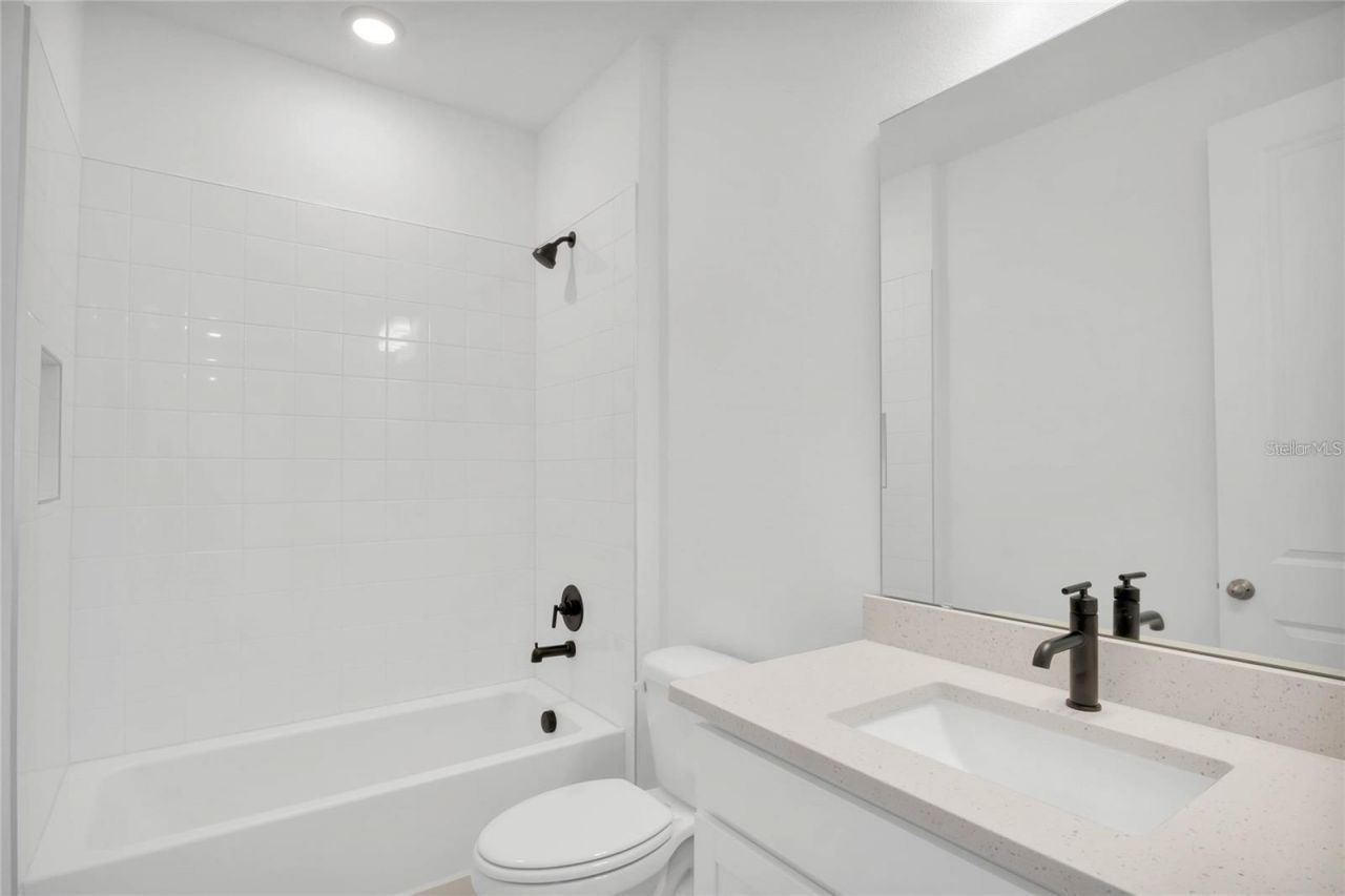 15730 Vetta Drive , Montverde, FL 34756 Photo