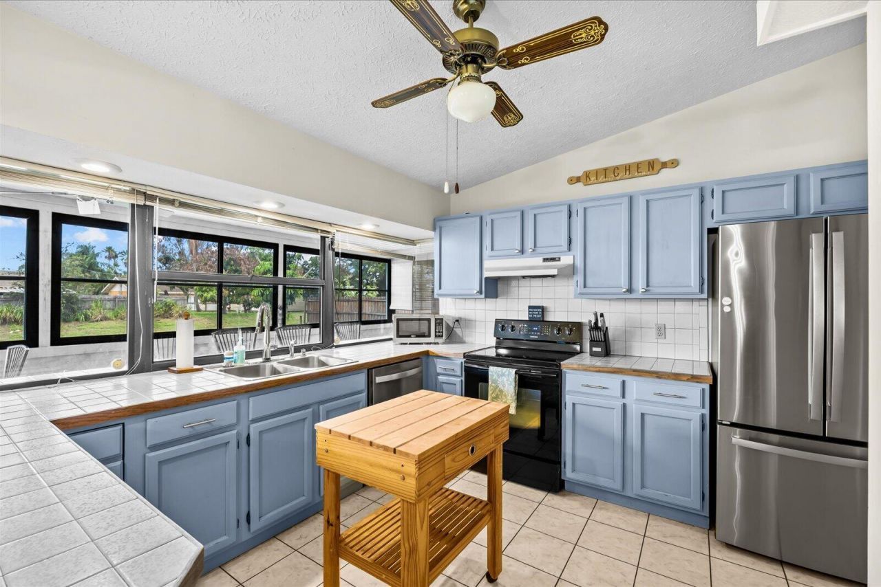 391 SW Duval Avenue, Port Saint Lucie, FL 34983 Photo