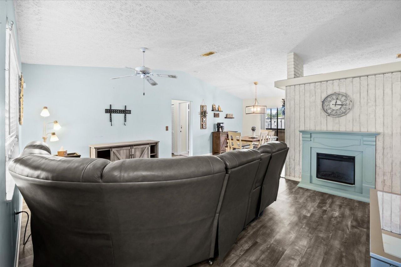 391 SW Duval Avenue, Port Saint Lucie, FL 34983 Photo