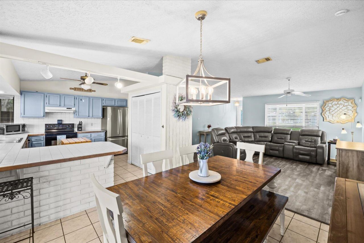 391 SW Duval Avenue, Port Saint Lucie, FL 34983 Photo