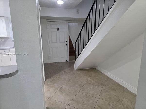 40 NW 87th Ave , Unit D201, Miami, FL 33172