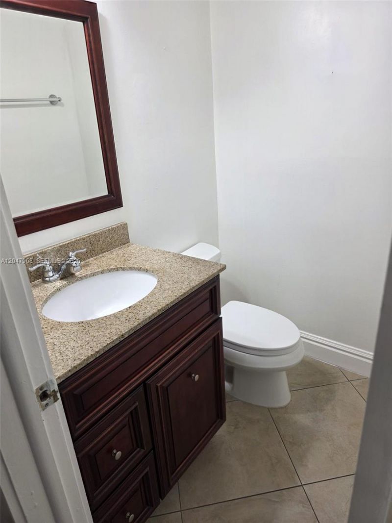 40 NW 87th Ave , Unit D201, Miami, FL 33172 Photo
