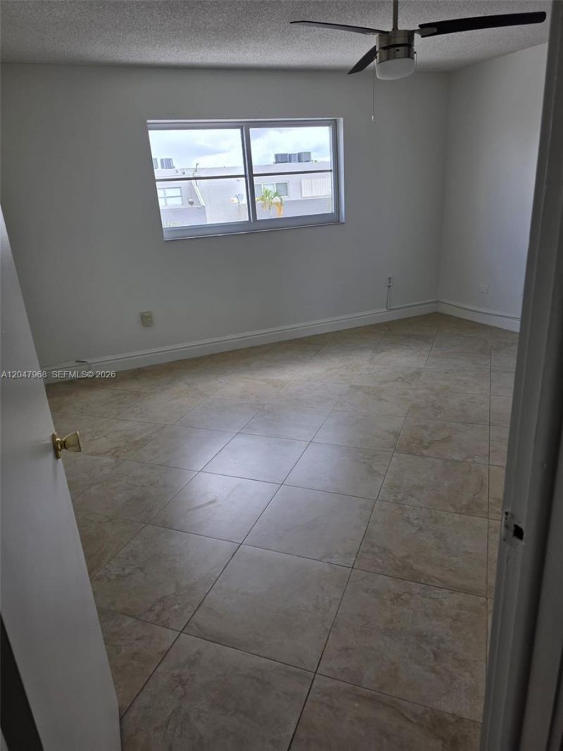 40 NW 87th Ave , Unit D201, Miami, FL 33172 Photo