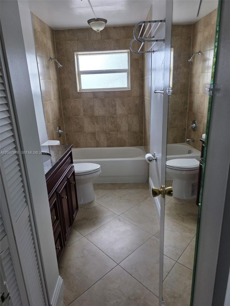 40 NW 87th Ave , Unit D201, Miami, FL 33172 Photo