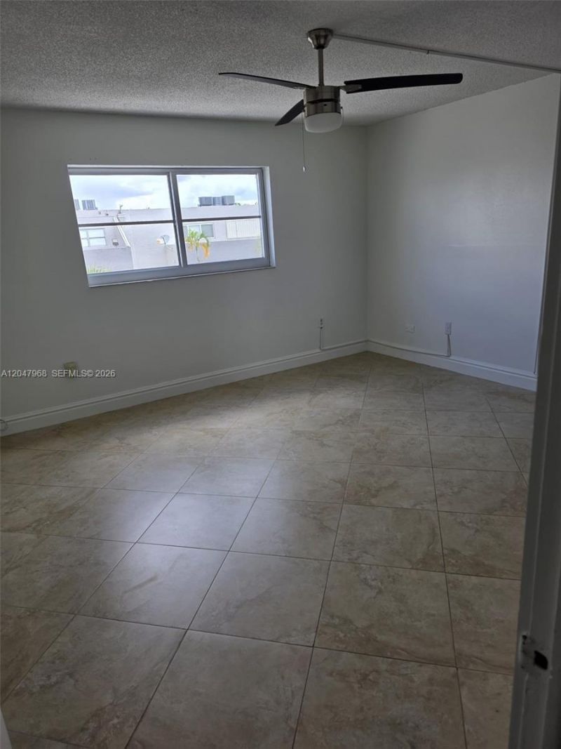 40 NW 87th Ave , Unit D201, Miami, FL 33172 Photo