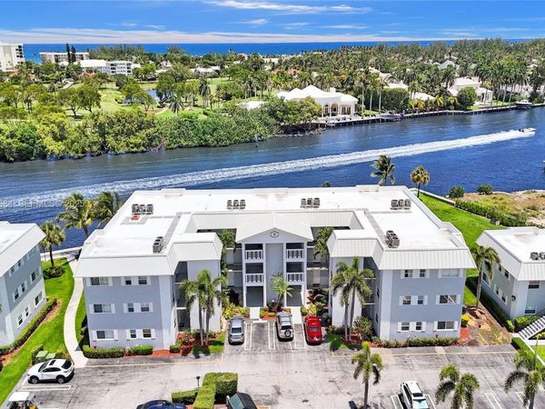 9 Colonial Club Drive, Unit 305, Boynton Beach, FL 33435