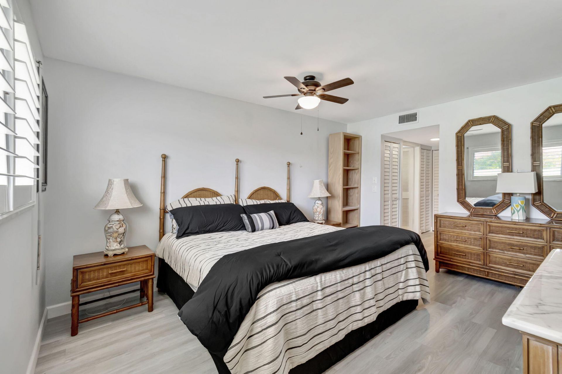 9 Colonial Club Drive, Unit 305, Boynton Beach, FL 33435 Photo