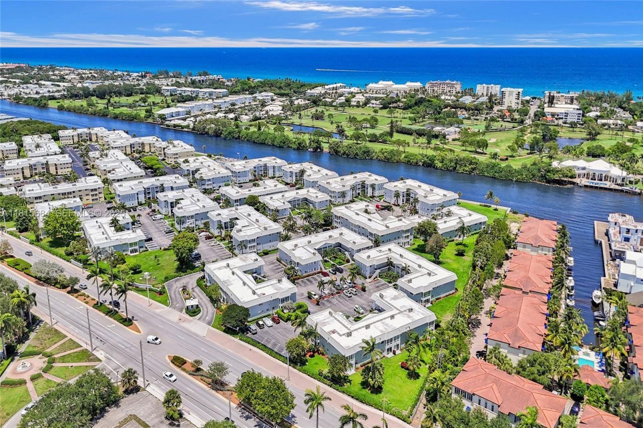 9 Colonial Club Drive, Unit 305, Boynton Beach, FL 33435 Photo