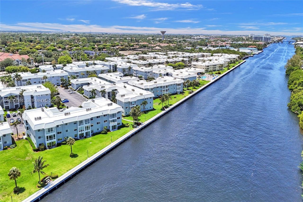 9 Colonial Club Drive, Unit 305, Boynton Beach, FL 33435 Photo