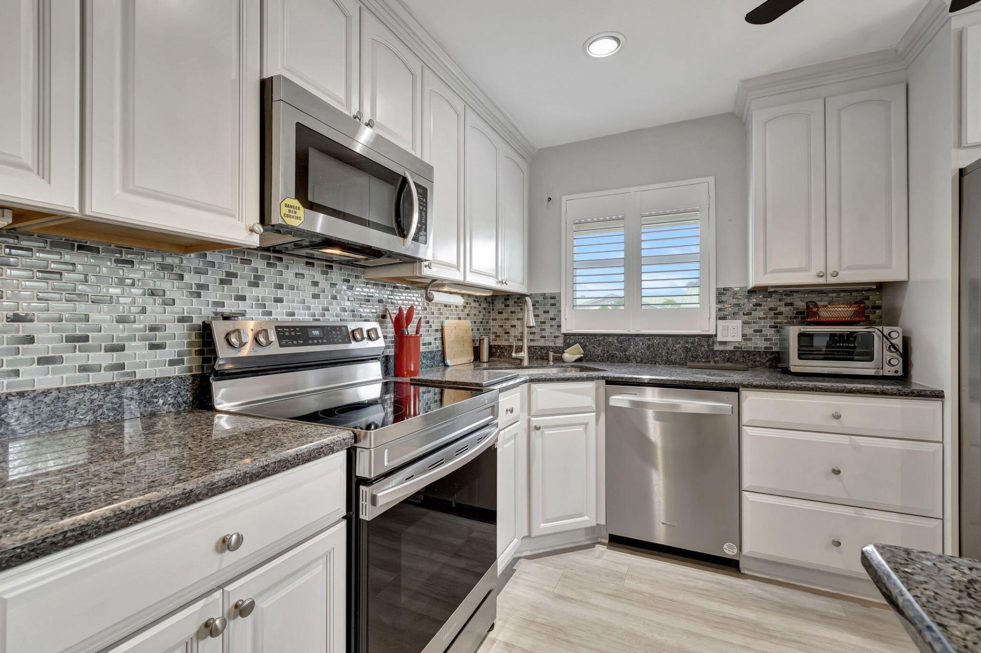 9 Colonial Club Drive, Unit 305, Boynton Beach, FL 33435 Photo