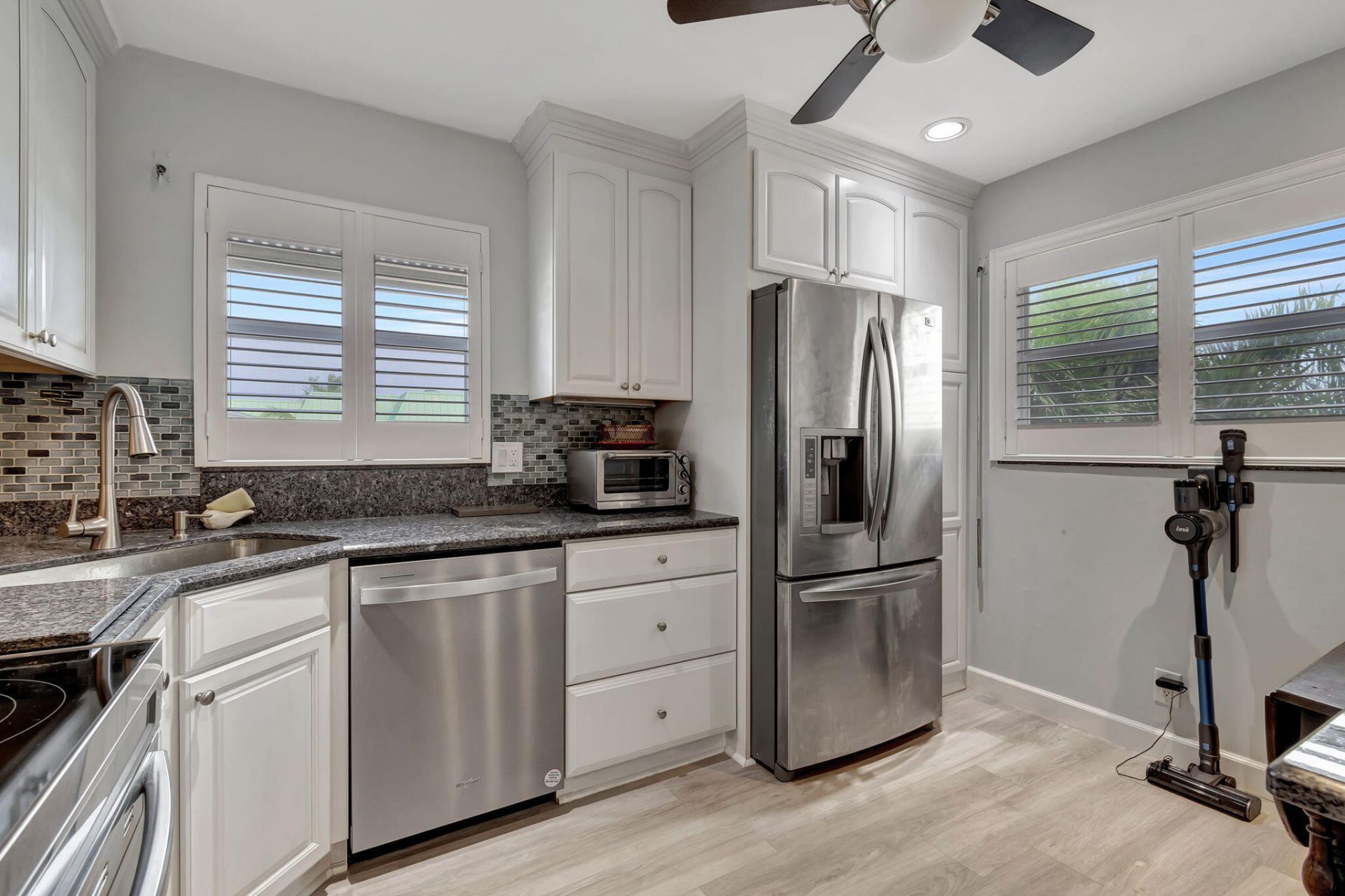 9 Colonial Club Drive, Unit 305, Boynton Beach, FL 33435 Photo