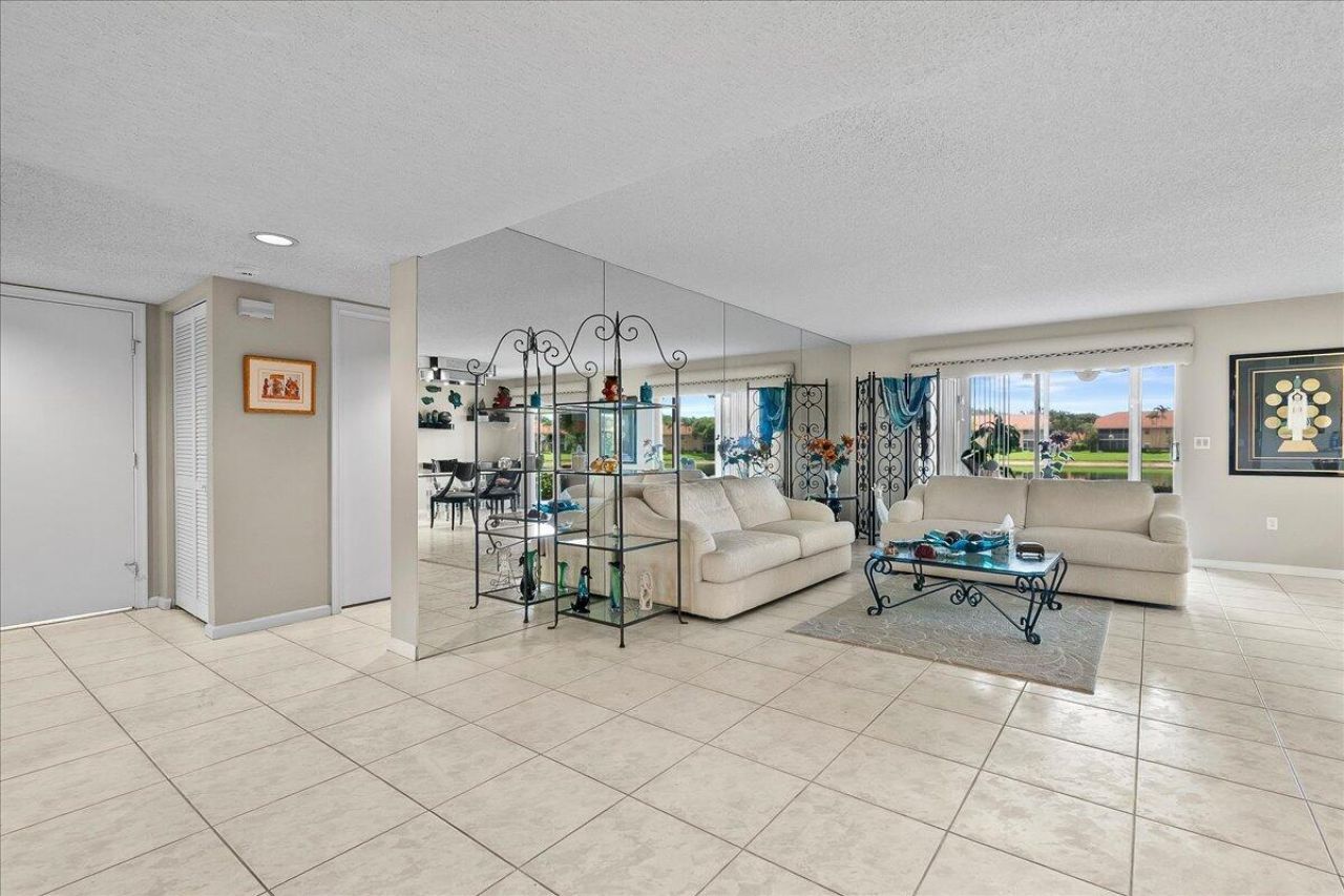 9927 Seacrest Circle, Unit 102, Boynton Beach, FL 33437 Photo